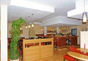 Restauracja lub miejsce do jedzenia w obiekcie All Inclusive - Marco Polo Alpina Familien- & Sporthotel