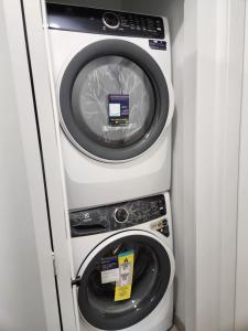 Φωτογραφία από το άλμπουμ του Urban Elegance: Spacious 2-Bed Townhouse with Modern Charm στο Βανκούβερ