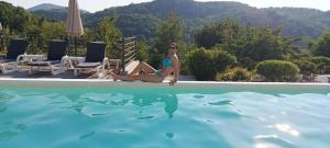 Uma vista geral da montanha ou uma vista da montanha a partir da villa