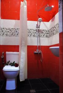 Kopalnica v nastanitvi MGA Hostel & Tours
