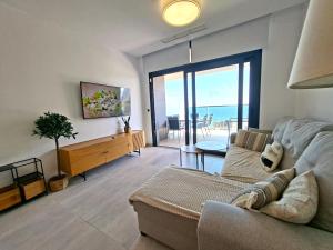 TV a/nebo společenská místnost v ubytování Sunset Waves excellent apartment Benidorm