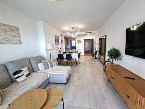 TV a/nebo společenská místnost v ubytování Sunset Waves excellent apartment Benidorm