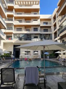 Hồ bơi trong/gần M'ocean Sea View Apartment by 7AV Hotels