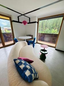 A seating area at KWT Lodge Még 37 kép