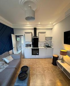 Kuchyň nebo kuchyňský kout v ubytování Cosy Perth Apartment - City Comforts