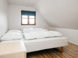 Postel nebo postele na pokoji v ubytování Holiday home Ulfborg VIII