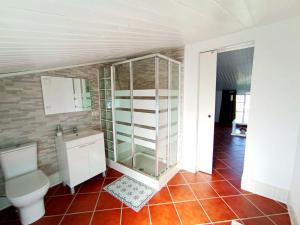 Ένα μπάνιο στο Suite el Aulagar