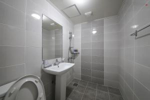 Koupelna v ubytování Hotel CL
