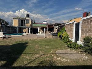 Το κτήριο όπου στεγάζεται  η παραθεριστική κατοικία +7 φωτογραφίες