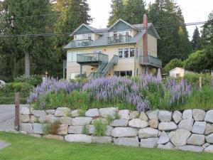 Um jardim no exterior de Bonniebrook Lodge
