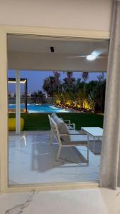 Πισίνα στο ή κοντά στο Stand alone villa lagoon view