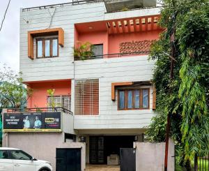 Budova, kde se prázdninový dům nachází