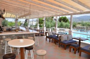 Bazén v ubytování Blue Nest Hotel nebo v jeho okolí