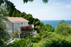 Gallery image of Cezar Holiday Home in Sveti Stefan