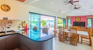 TV/trung tâm giải trí tại Villa Florida Calme Tropical Grande Piscine