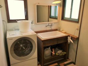 Gallery image of Onomichi Guest House Miharashi-tei in Onomichi