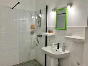 Koupelna v ubytování Bran and Breakfast + 38 fotografií