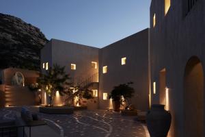 Sundlaugin á Adama - A Signature Collection by Zalo Spaces - Adults Only eða í nágrenninu