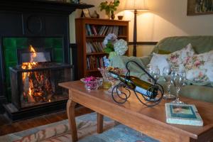 Khu vực ghế ngồi tại Selwood Cottage