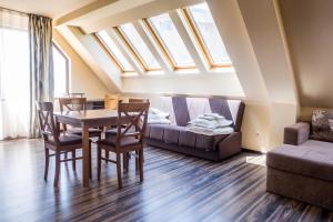 Posezení v ubytování City Blagoevgrad Family Hotel