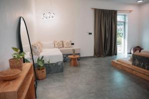 Posezení v ubytování Maisha Matamu Beach Hotel Paje
