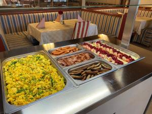 Comida en o cerca de este hotel