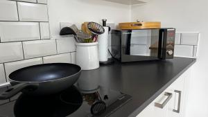 Kuchyň nebo kuchyňský kout v ubytování Cosy 1 Bed Cottage, Log Burner + 31 fotografií