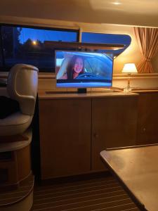 Et tv og/eller underholdning på Prometheus