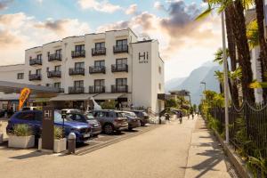Üldine mäevaade või majutusasutusest Hi Hotels Riva del Garda pildistatud vaade