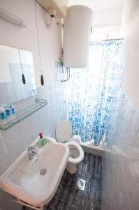 Ένα μπάνιο στο Apartments Srijemsi