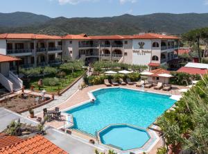 Bazén v ubytování Hotel Pontos nebo v jeho okolí