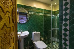 Koupelna v ubytování Riad Amor - Suite & Spa