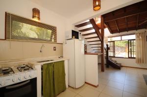 Η κουζίνα ή μικρή κουζίνα στο Buzios Casa n#1