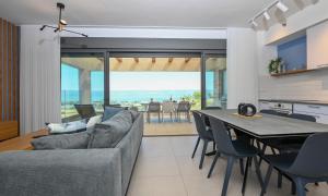 Φωτογραφία από το άλμπουμ του Yalarent C Kinneret Amazing Apartments σε Migdal