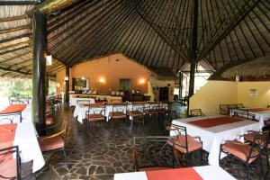 Restoran või mõni muu söögikoht majutusasutuses Sarapiquis Rainforest Lodge