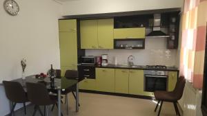 Kuchyň nebo kuchyňský kout v ubytování Villa Lucija