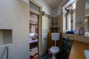 Koupelna v ubytování Jaipur Inn