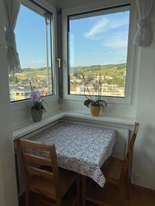 Fotografie z fotogalerie ubytování Charming, bright apartment - central and practical! v destinaci Arni Alp