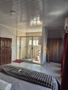 Imagen de la galería de Sally Springs Apartments, en Livingstone