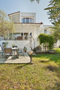 En have udenfor Iro s House