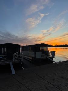 Příroda nedaleko ubytování na lodi