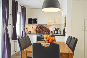 Η κουζίνα ή μικρή κουζίνα στο Ferienhaus am Plauer See für Familien mit Hund