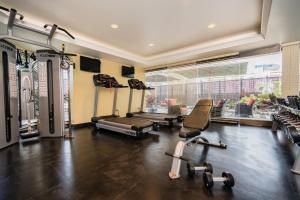 Fitness centrum a/nebo fitness zařízení v ubytování Wyndham Royal Garden Waikiki 2BR Apartment with Resort Access + 19 fotografií