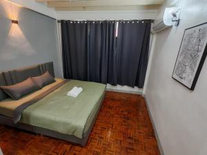 Gallery image of Charoen Nakhon 48 House in Godown