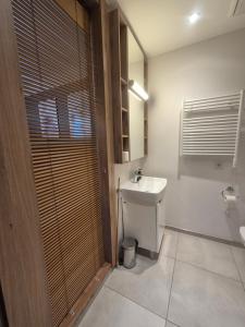 Photo de la galerie de l'établissement Warsoliv Apartamenty, à Varsovie 15 autres photos