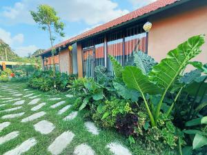 O grădină în afara Trang An Green Retreat