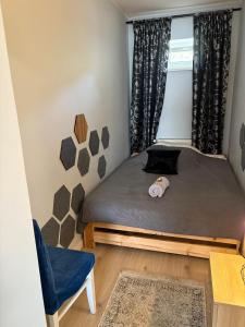 Posteľ alebo postele v izbe v ubytovaní Apartamenty Cieplicka 20