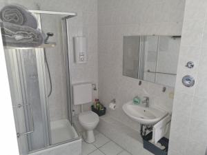 Ένα μπάνιο στο Studio im Herzen von Mainz-Hechtsheim +7 φωτογραφίες