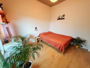 Mynd úr myndasafni af Cozy Modern House with Garden and working-space í Tbilisi City