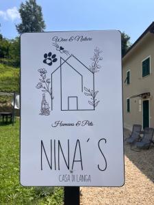 a sign that says nima s casa delhaven at Nina s Casa di Langa in Rocca Ciglie